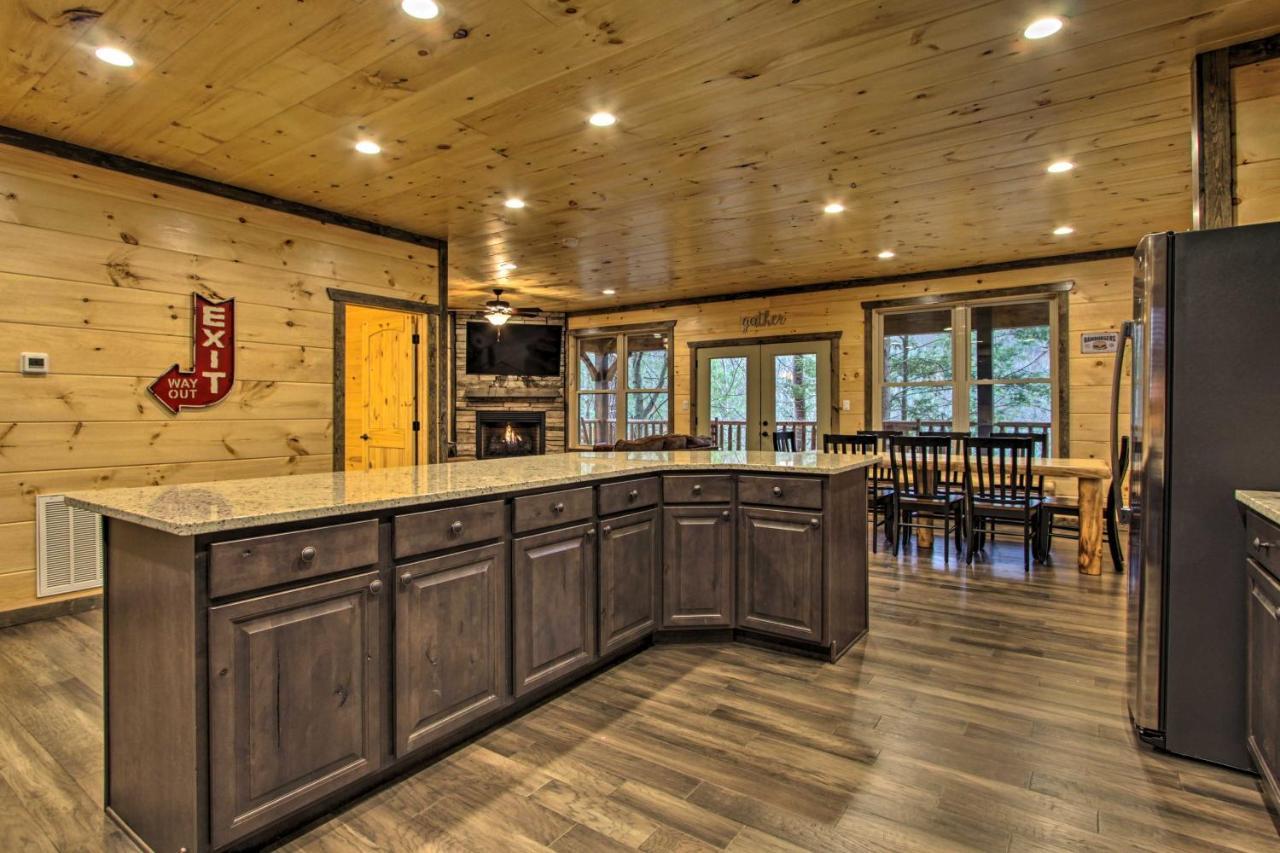 Luxe Cabin With Home Theater Less Than 2 Miles To Gatlinburg Exterior foto