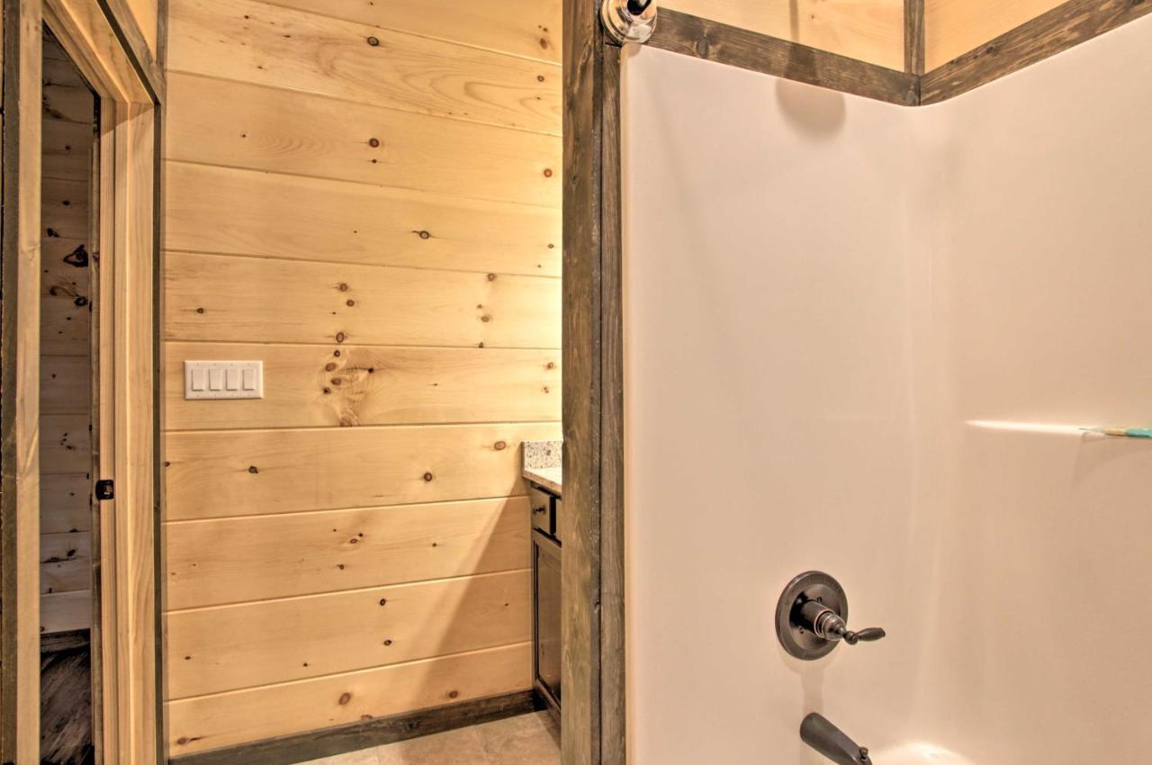 Luxe Cabin With Home Theater Less Than 2 Miles To Gatlinburg Exterior foto